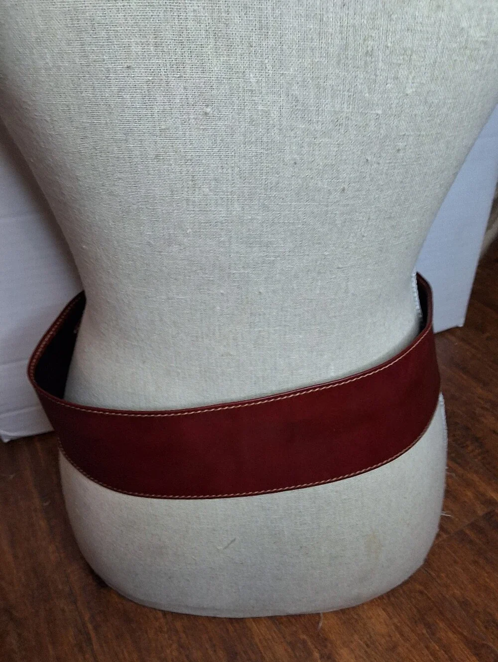 Morris Moskowitz Vintage Leather Belt Size L Burgundy Sculptural Buckle 70s